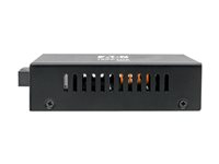 Eaton Tripp Lite Series Gigabit Singlemode Fiber to Ethernet Media Converter, SMF 10/100/1000 SC, 1310 nm, 20 km (12.4 mi.) - Fibermediekonverterare - 1GbE - 10Base-T, 100Base-TX, 1000Base-T - RJ-45 / SC enkelläge - upp till 20 km - 1310 nm N785-INT-SC-SM